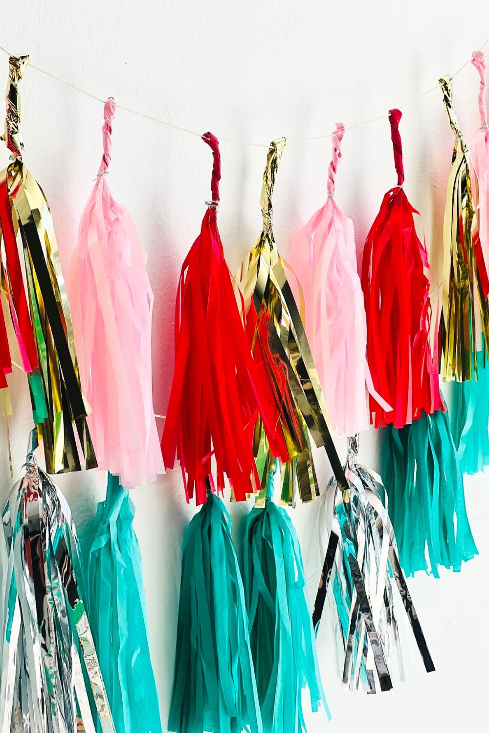 TASSEL GARLAND - GREEN