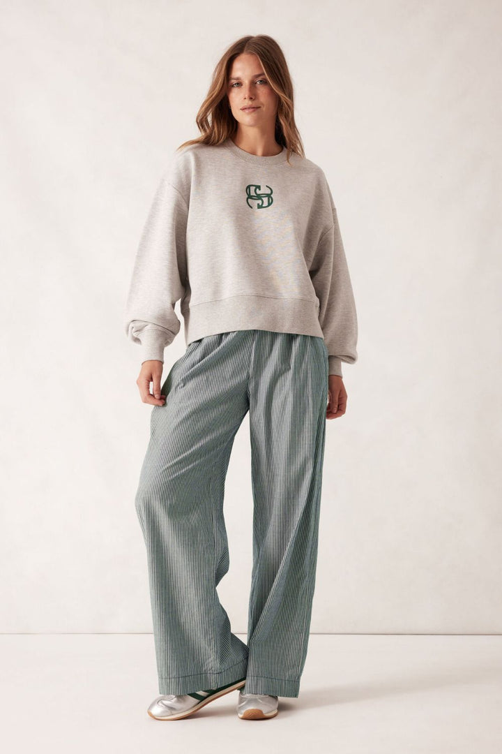 CROPPED SLOUCHY CREW/GREY MARLE PINE GREEN LOGO