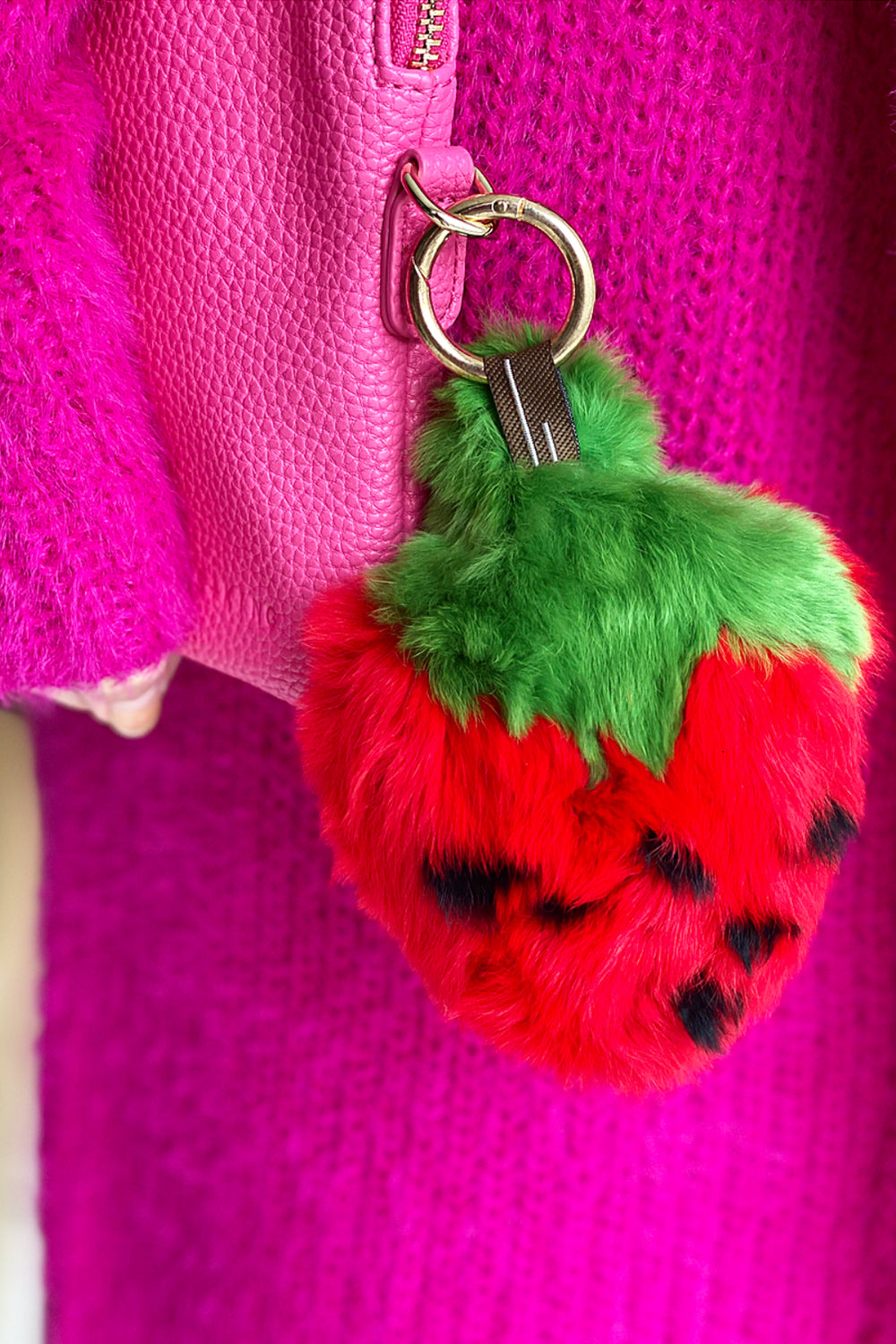 POM POM KEYRING RED STRAWBERRY