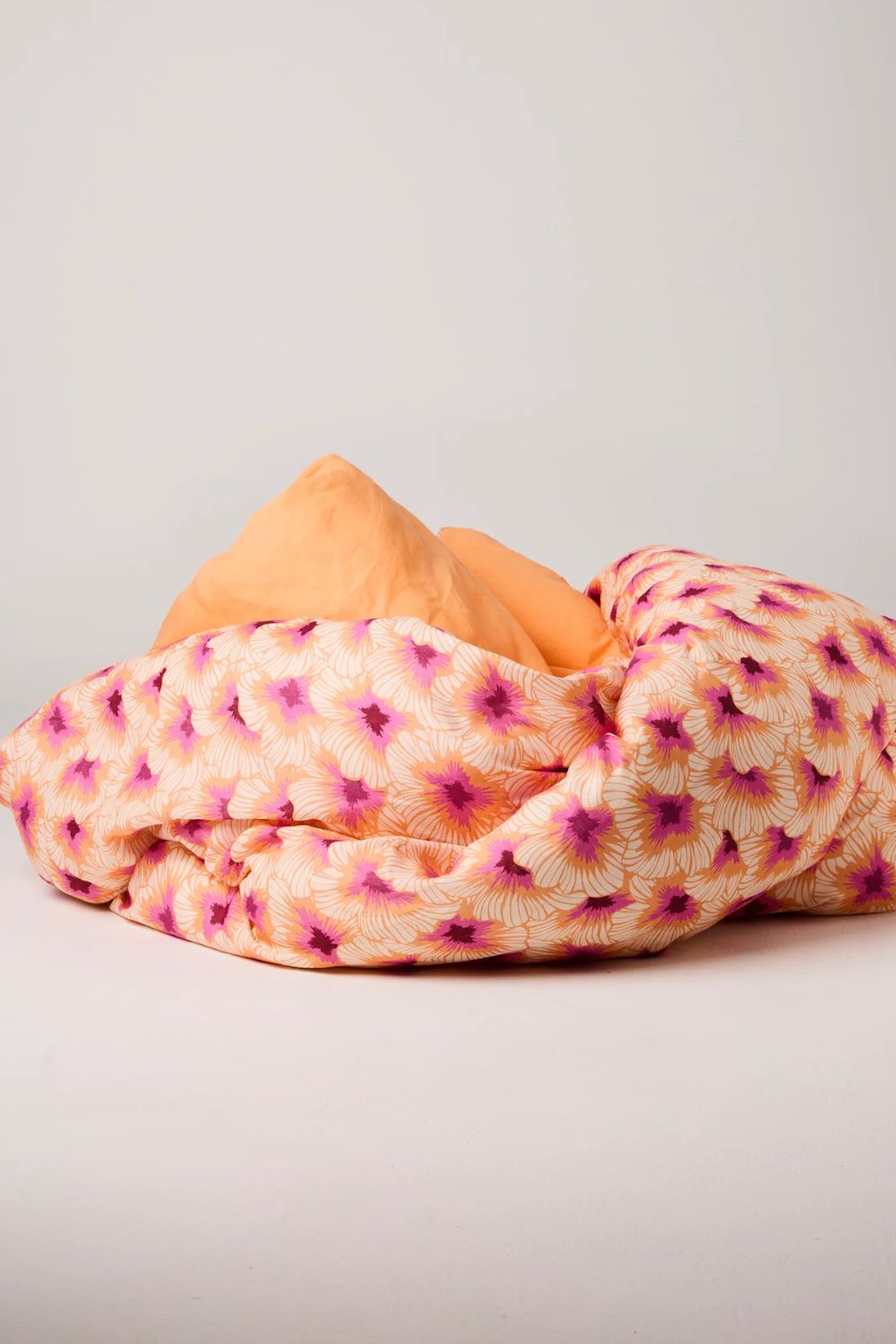 Hibiscus Peach Linen Quilt Cover - Queen