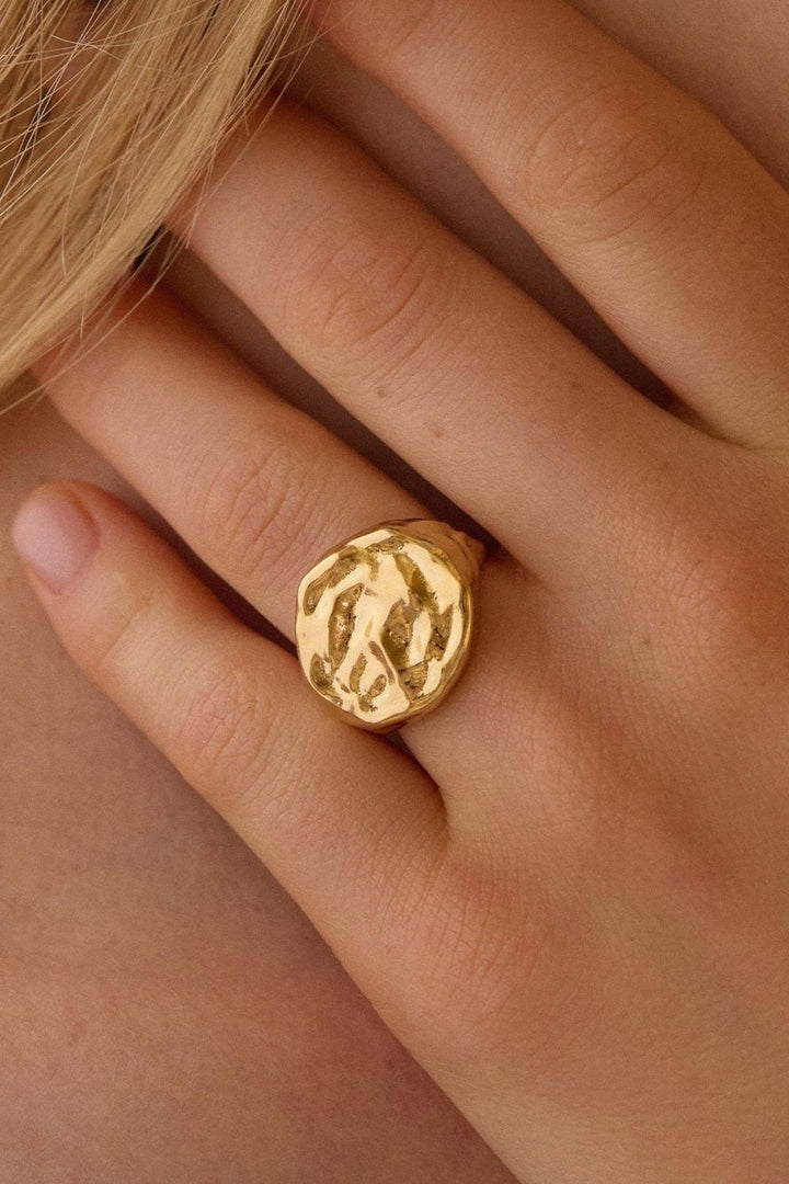 Antonia Ring