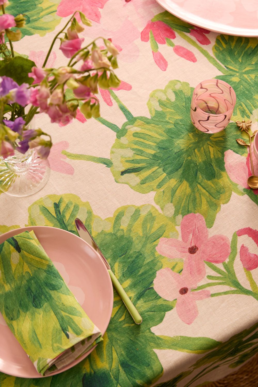 Geranium Multi Tablecloth - Size: Large 350cm x 170cm