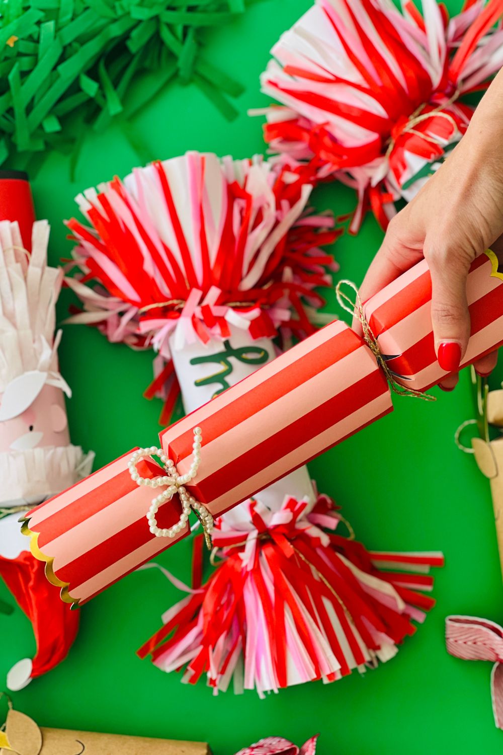 Pearl Bow Crackers