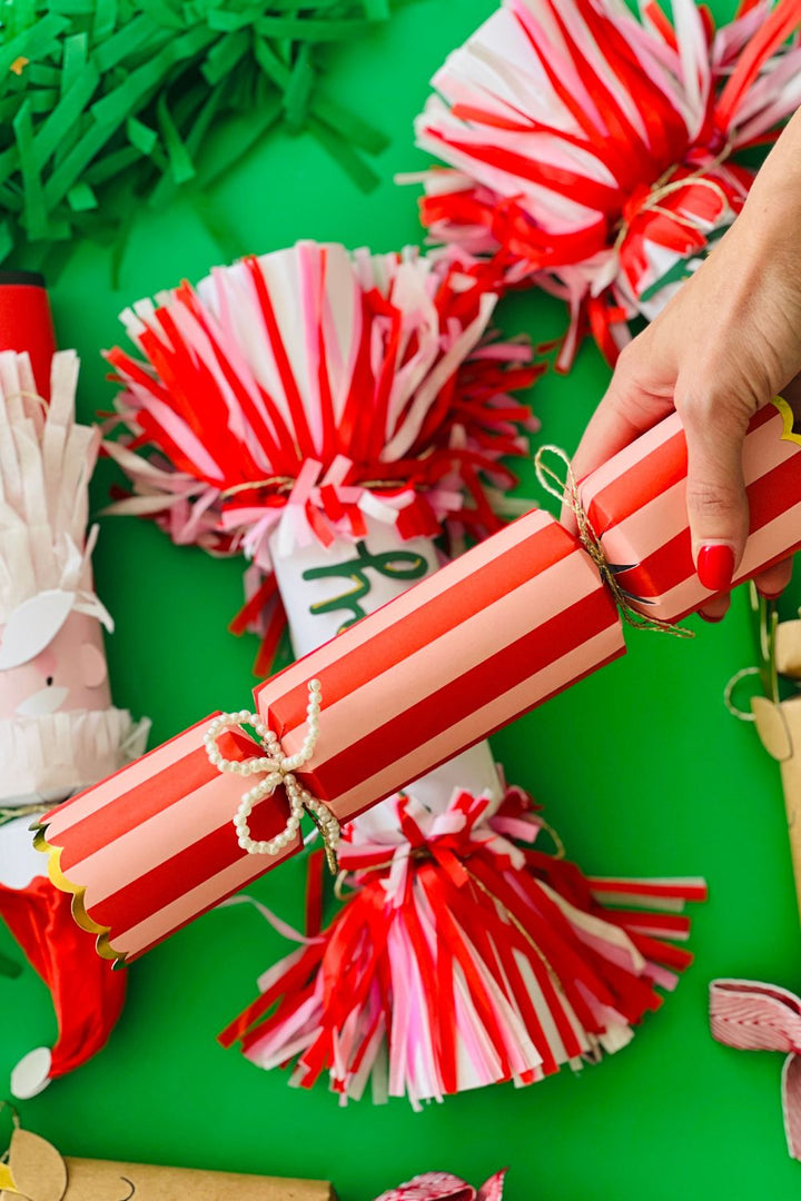 Pearl Bow Crackers