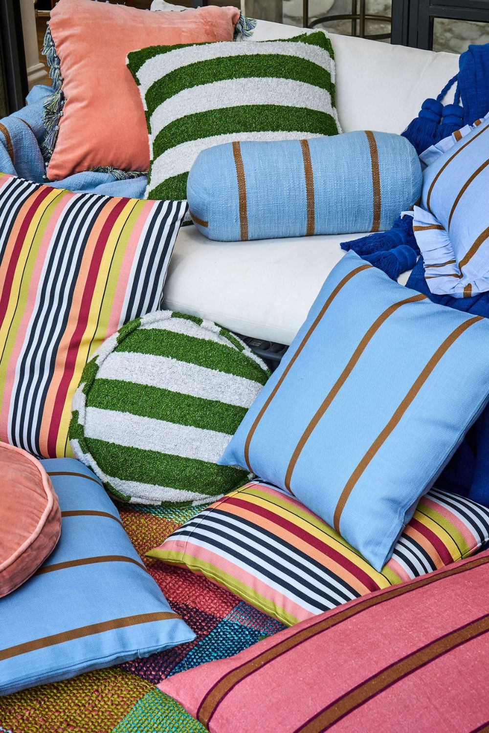 COMO STRIPE OUTDOOR CUSHION