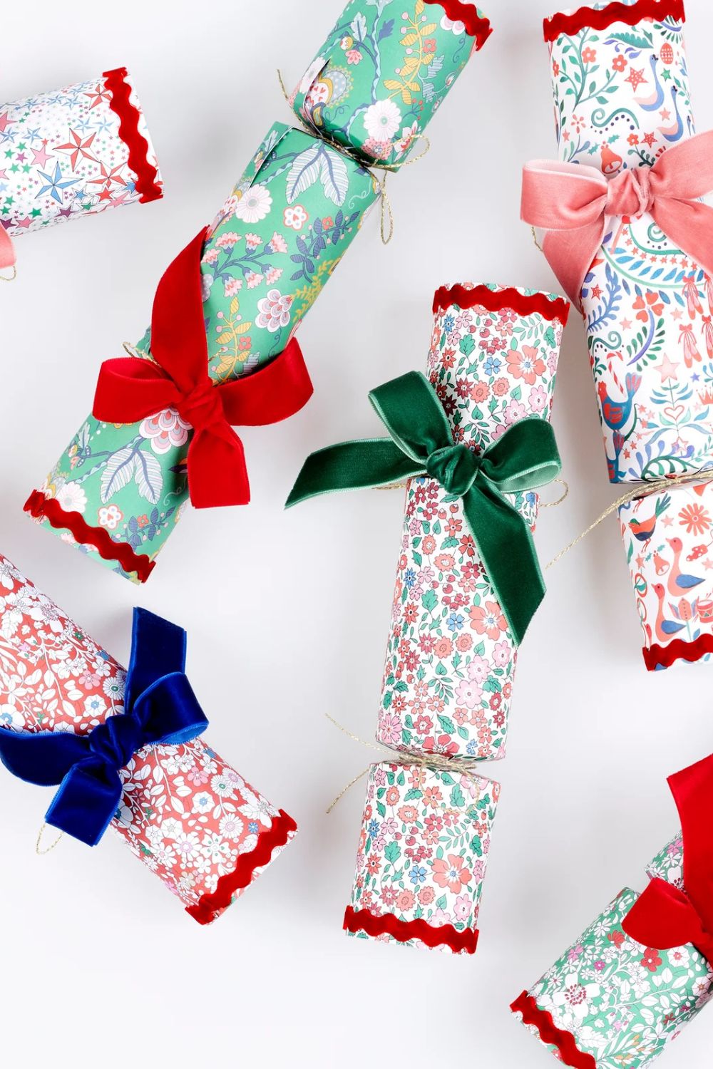 Meri Meri x Liberty Velvet Bow Crackers