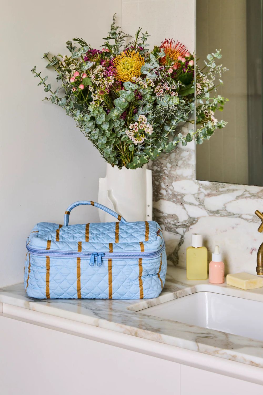 COMO STRIPE QUILTED COTTON TOILETRY CASE