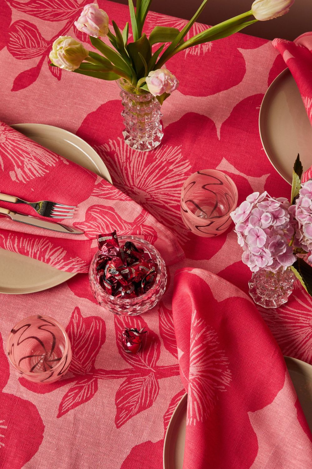 Jardin Pink Linen Tablecloth