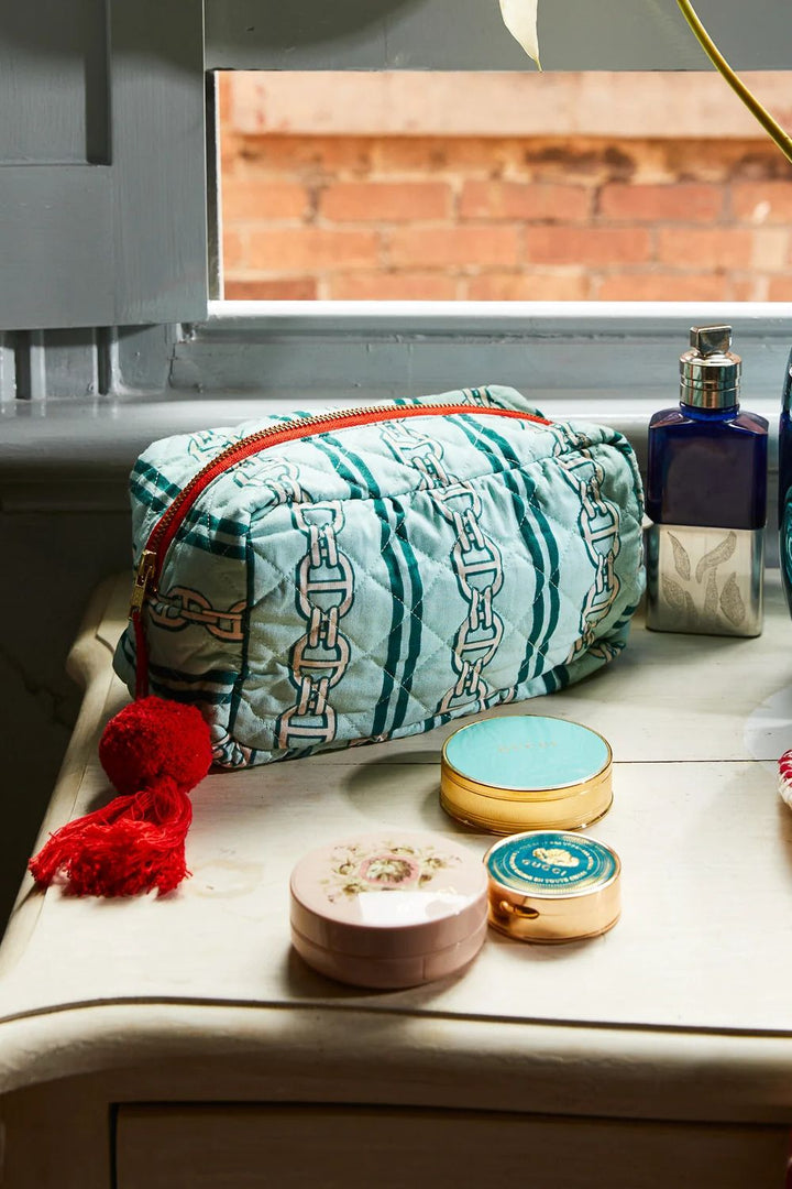 Acadia Beauty Bag