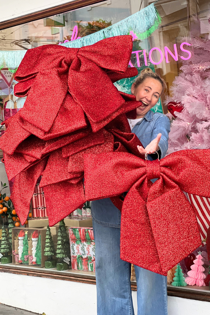 BIG RED BOWS