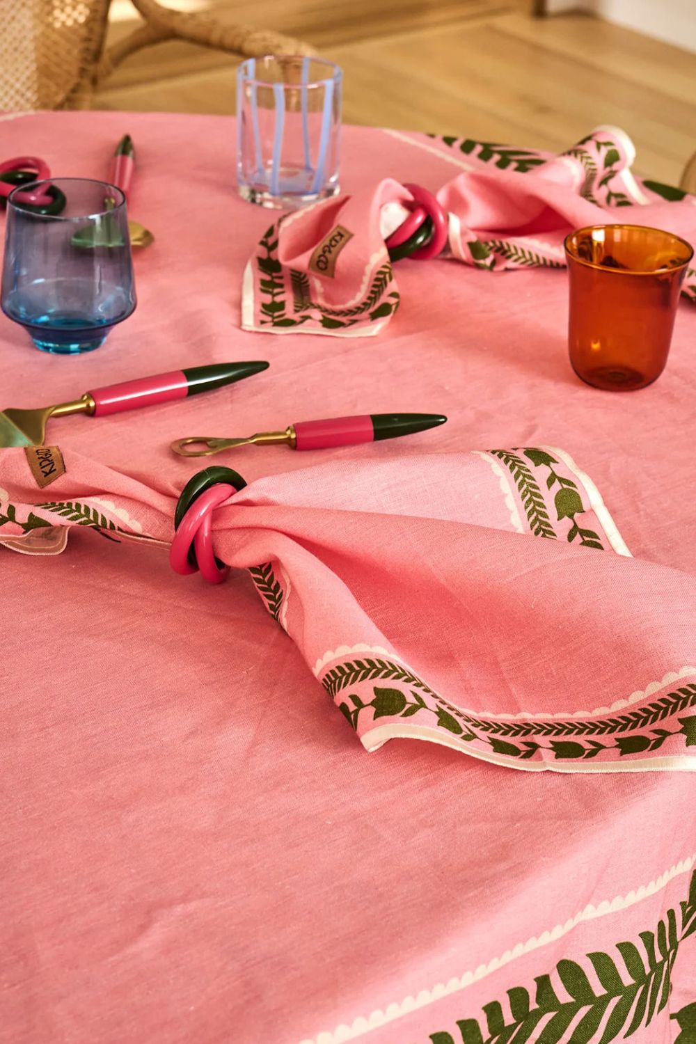 FLOWER CHAIN EMBROIDERED 4P NAPKIN SET