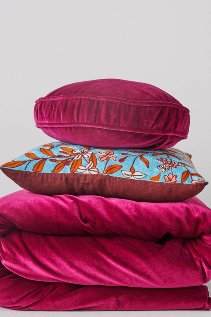 Anemone Velvet Pea Cushion One Size