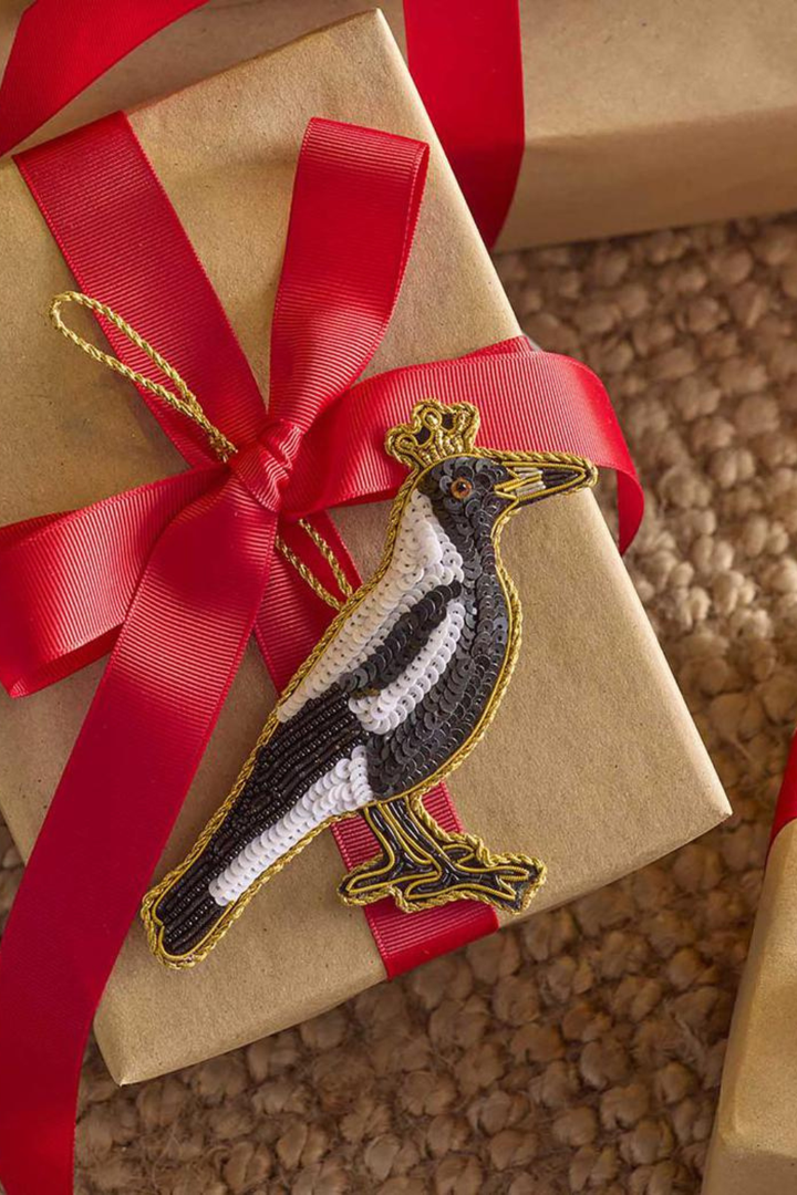 Shiny Bandit Magpie Decoration