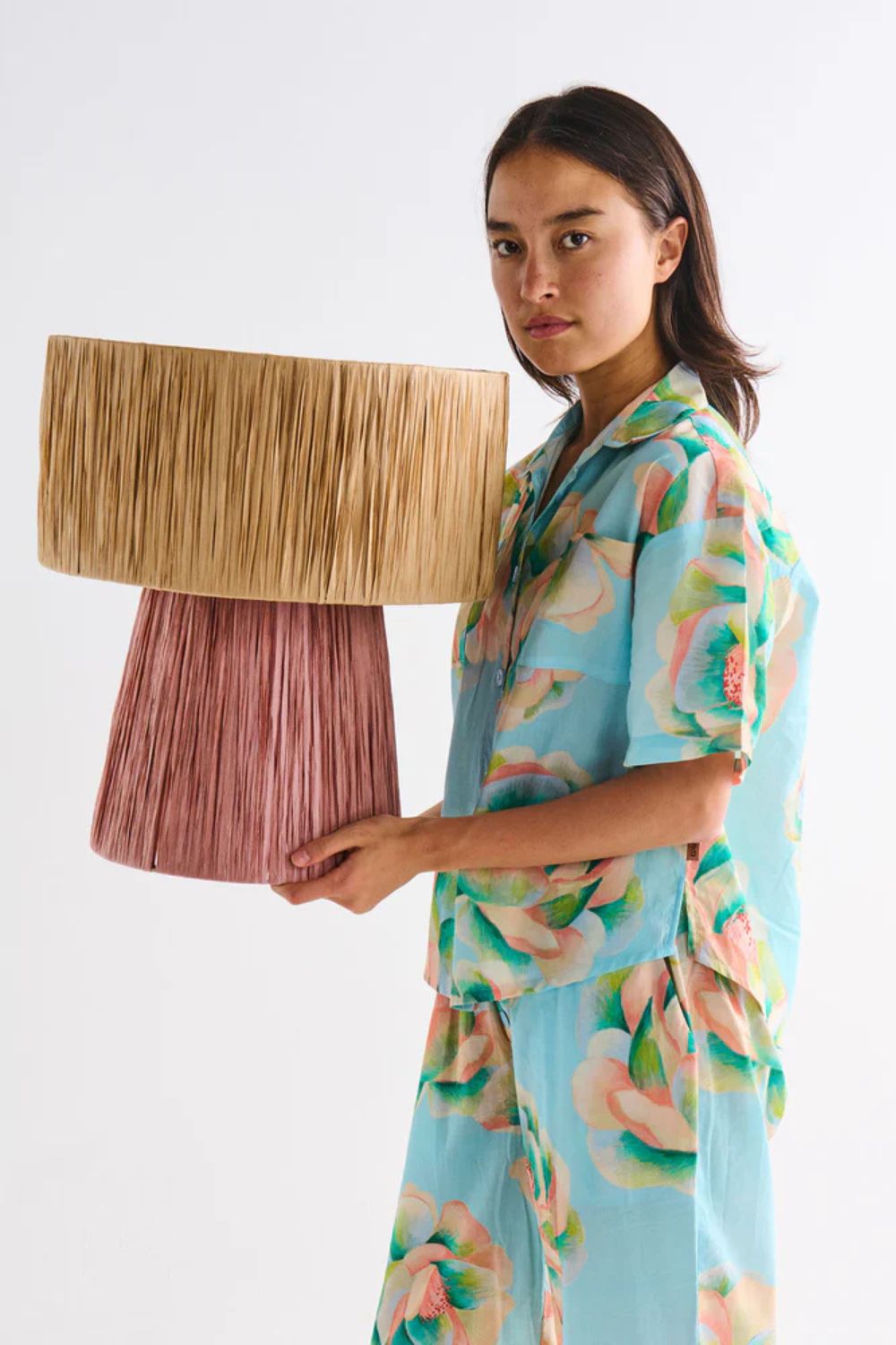 SASSAFRAS RAFFIA LAMP