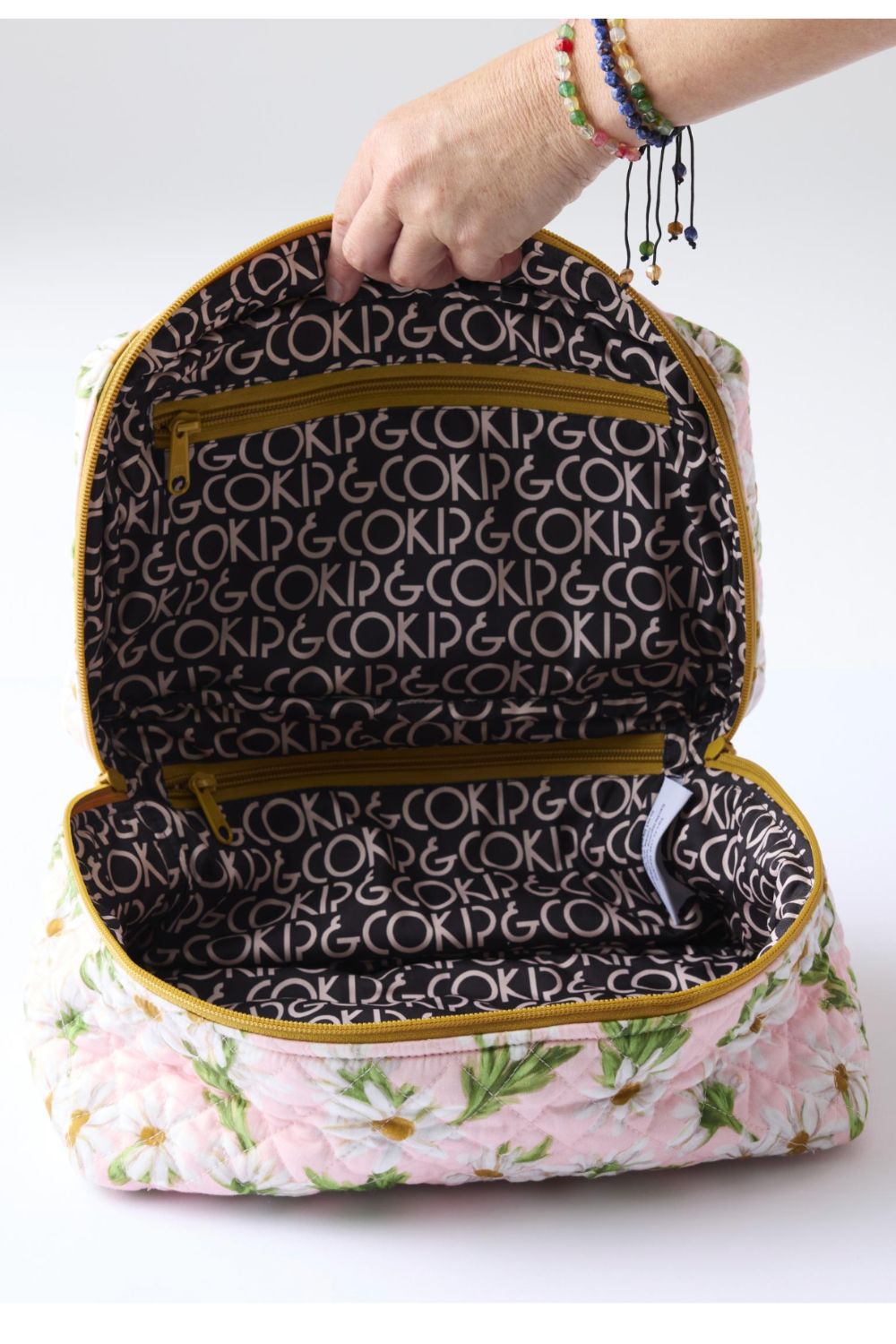 Sweet Daisy Quilted Cotton Toiletry Case One Size - Crate Expectations