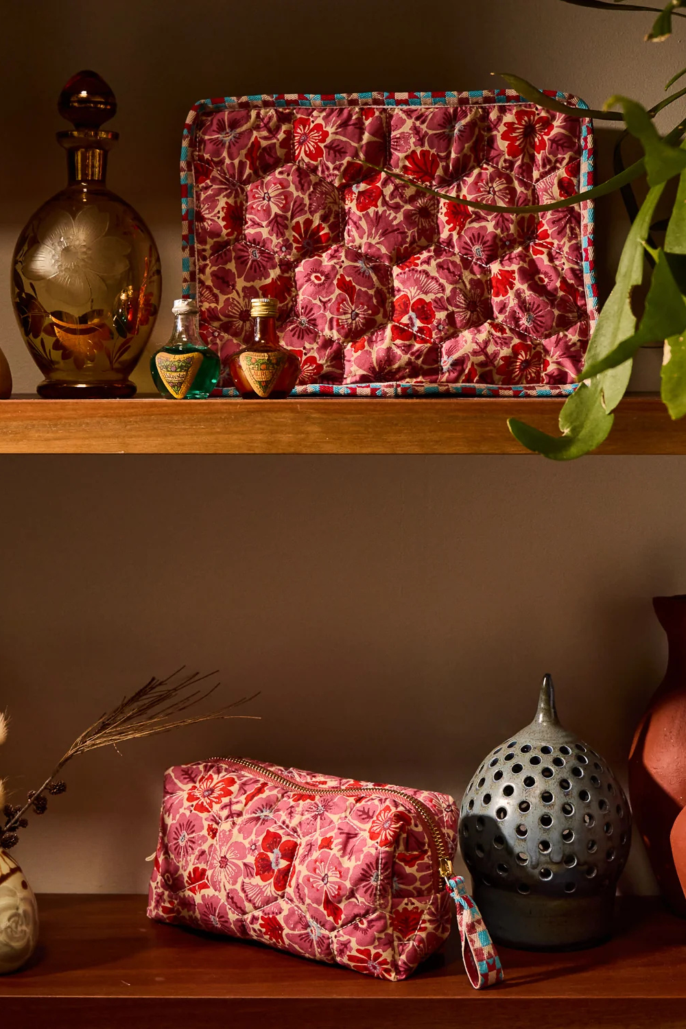Magnolia Travel Pouch - Poppy