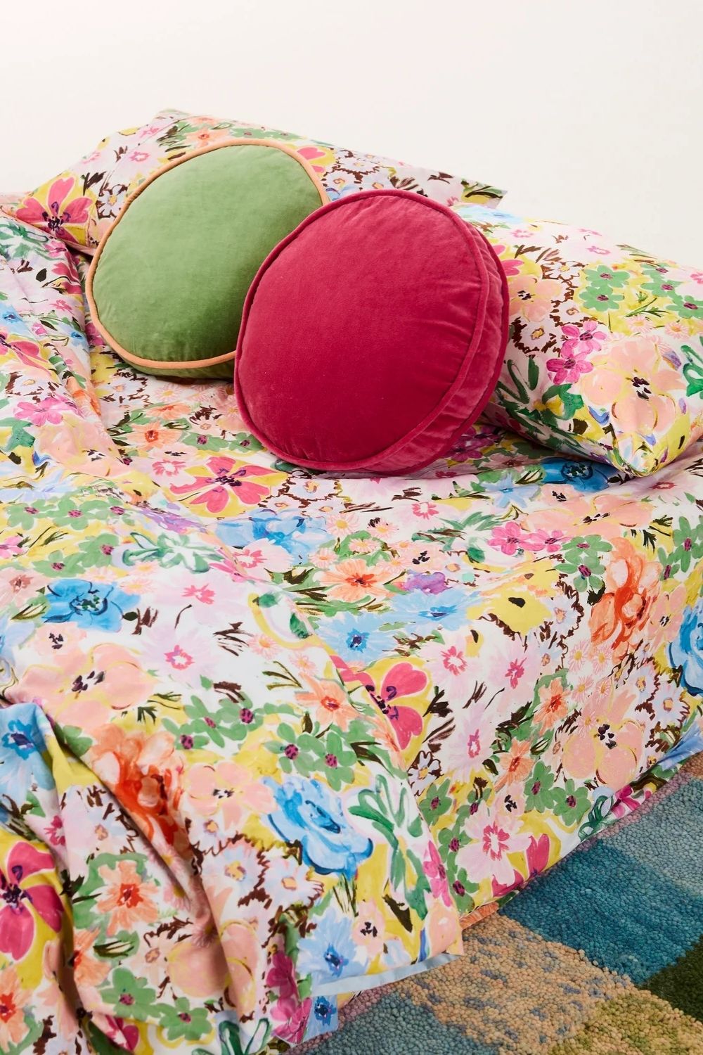 Pesto Velvet Pea Cushion