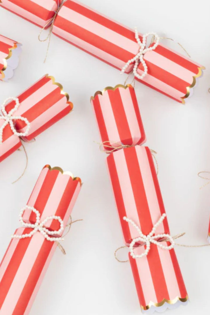 Pearl Bow Crackers