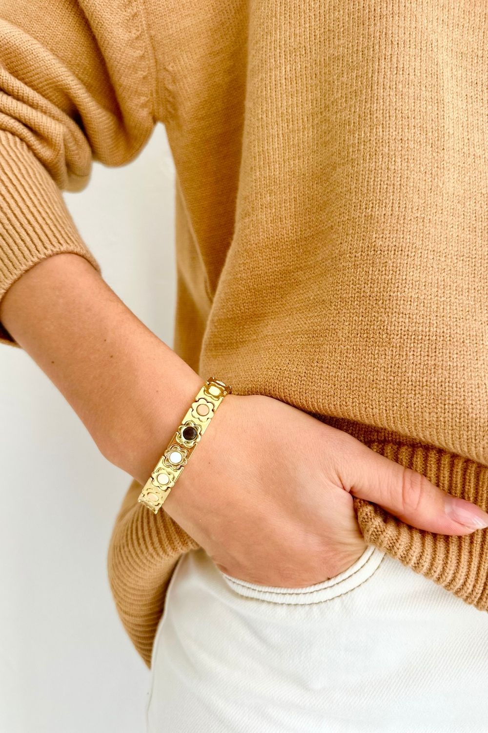 Daisy chain bracelet - Neutrals