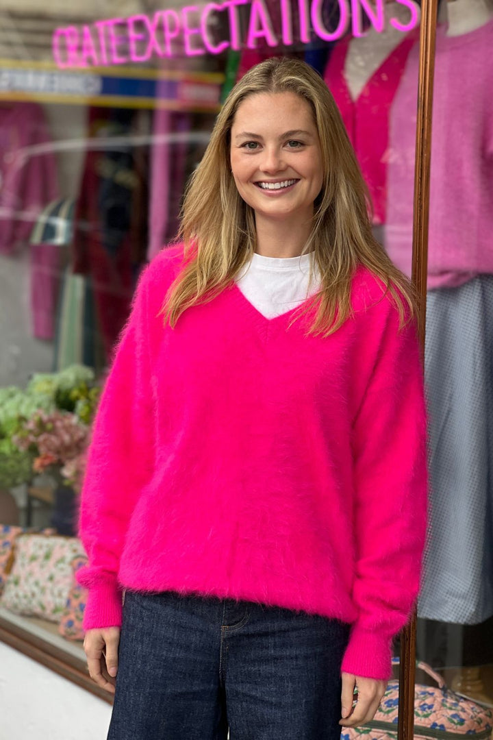 FUSHIA V NECK JUMER