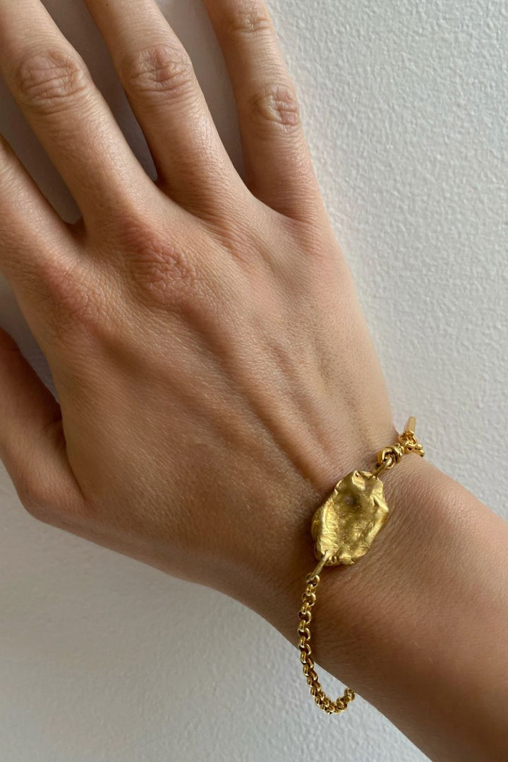 THE FORM BRACLET -  24K GOLD PLATING