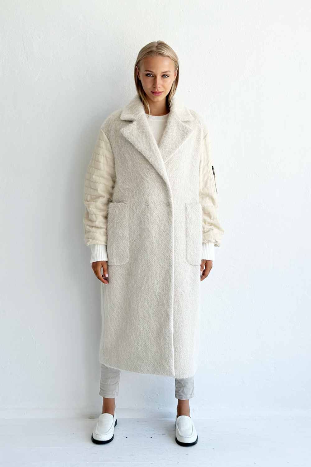 Malange Coat with Embroidered sleeves - coquille